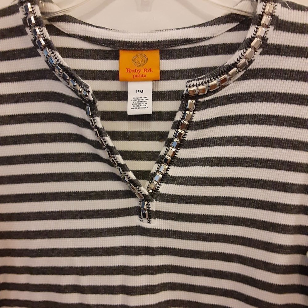 Ruby Rd. Petite Medium Grey & White Striped Top w.Silver Nougats on V Neckline. - Picture 2 of 4
